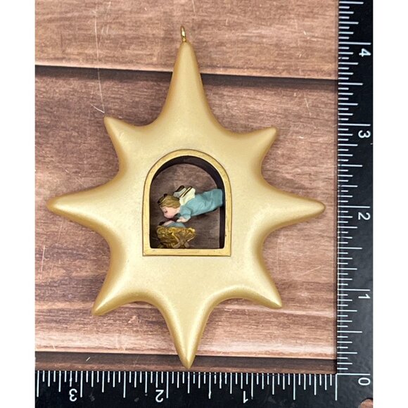 2005 HALLMARK KEEPSAKE ORNAMENT QXG4385 ONCE UPON A STARRY NIGHT ANGEL NATIVITY - Picture 5 of 9